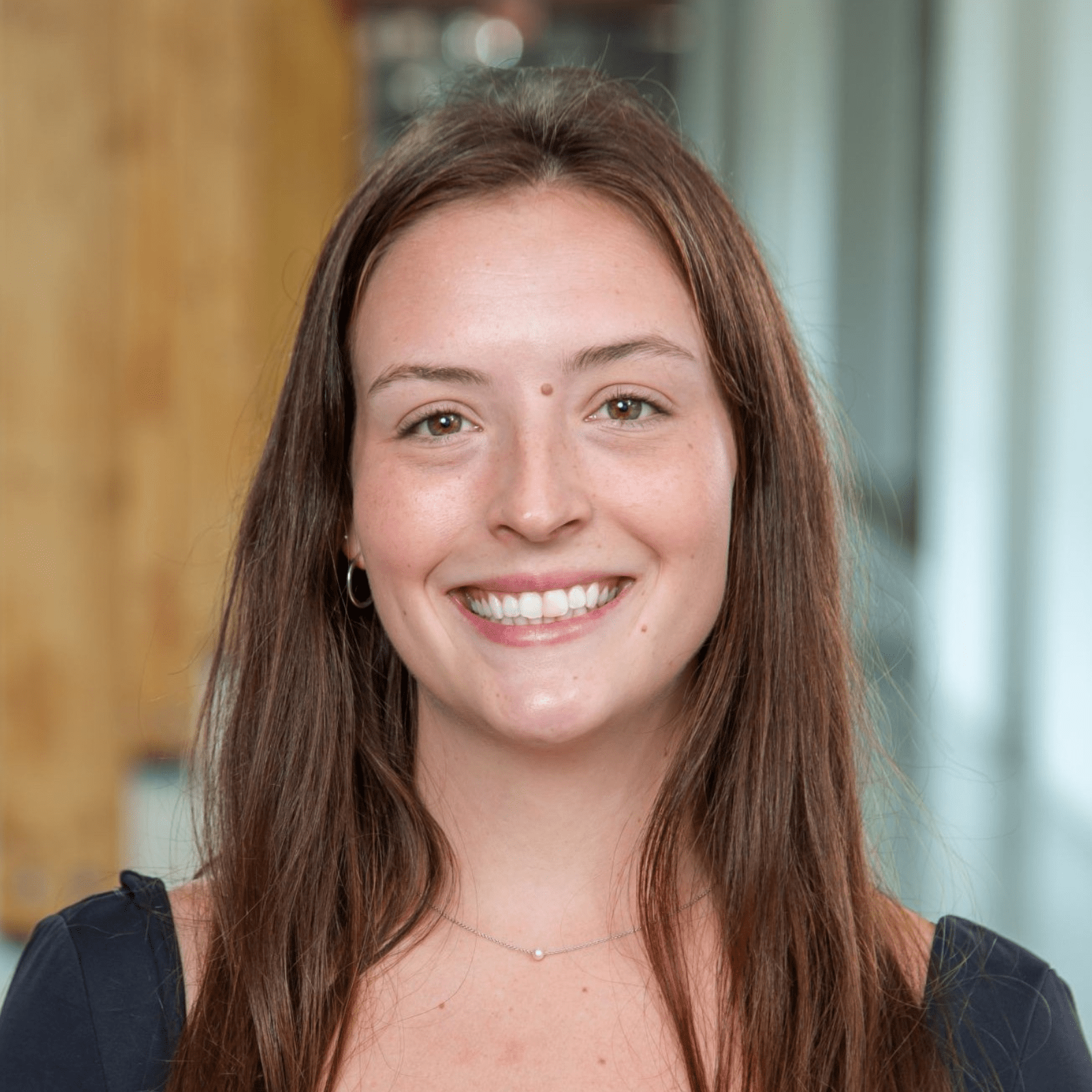 Julia Larmer MAGG 1600x1600px