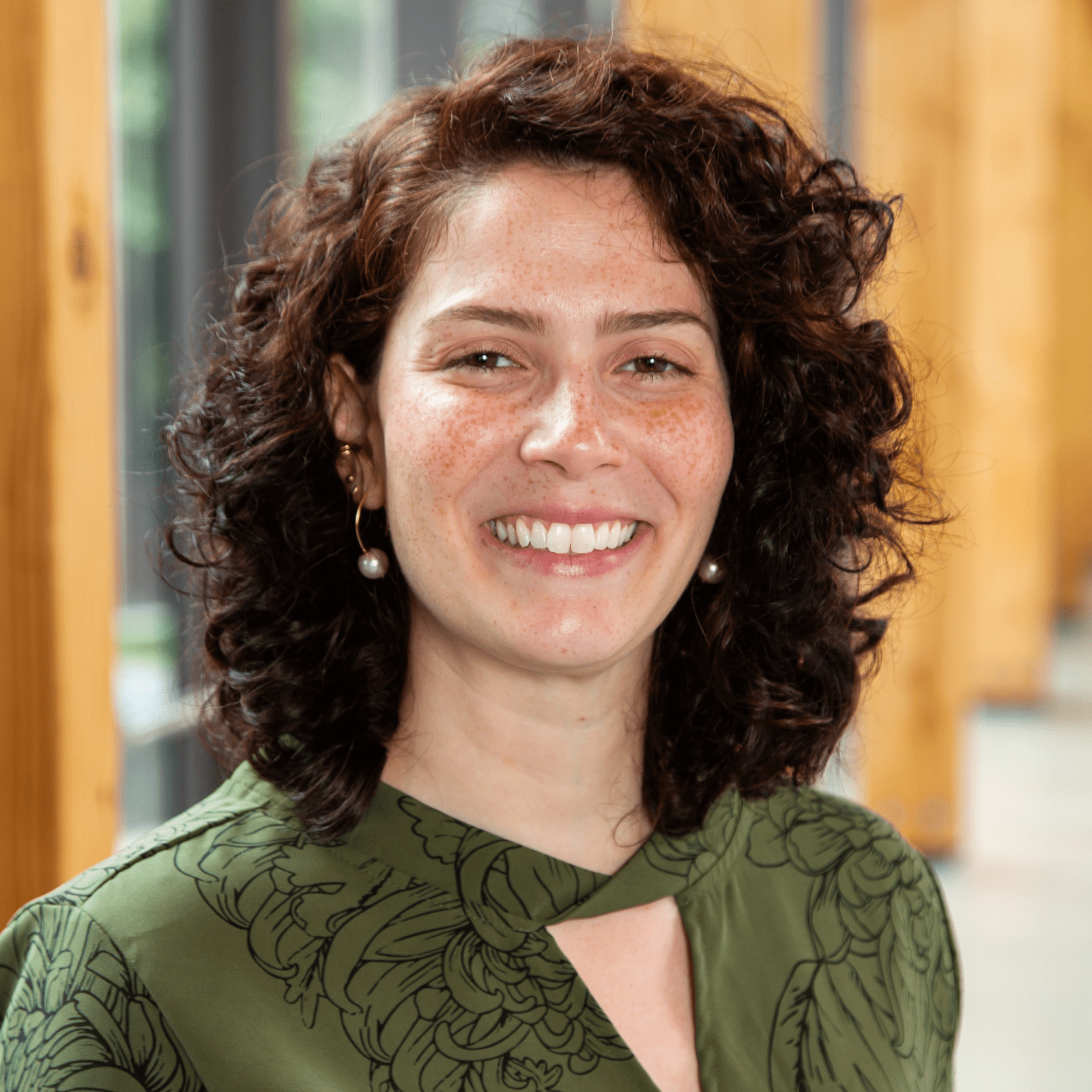 Larissa Prata Varella 2025 1600x1600px